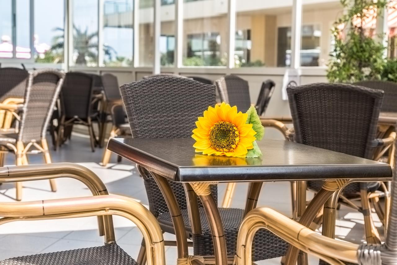 Hotel London Cattolica Exterior photo